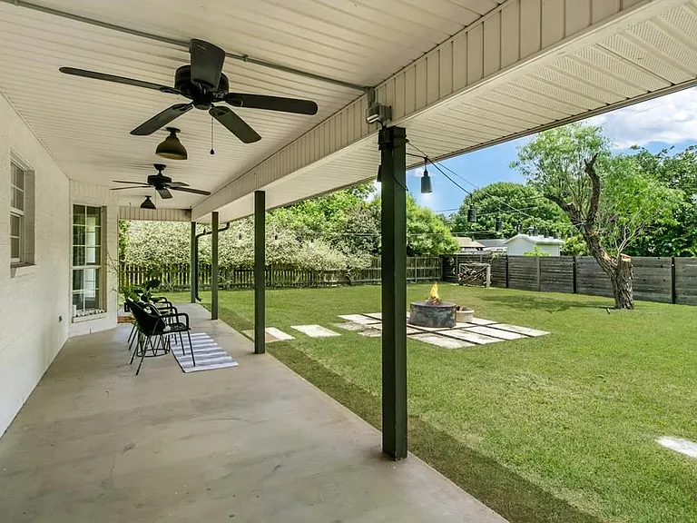 803 N Bowie St — Photo 26