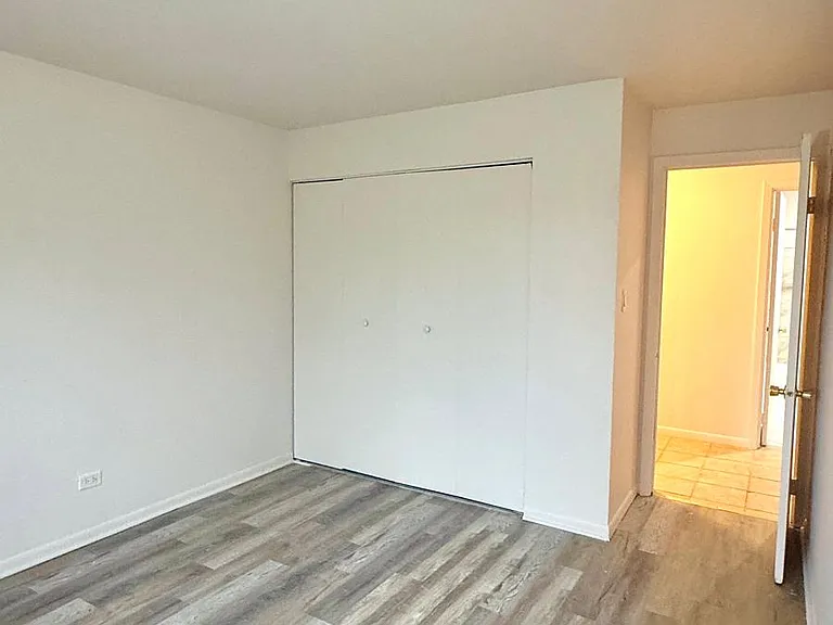 1175 Valley Ln #202 — Photo 10