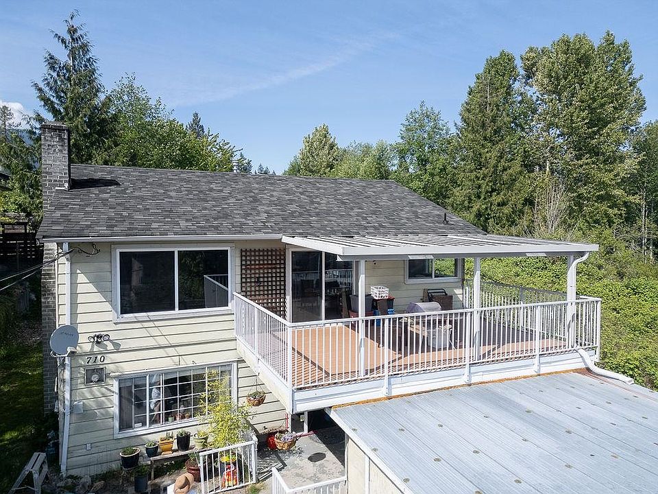 1st image of 710 Gibsons Way