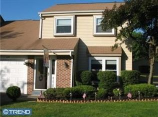 40 Green Woods Dr, Horsham, PA