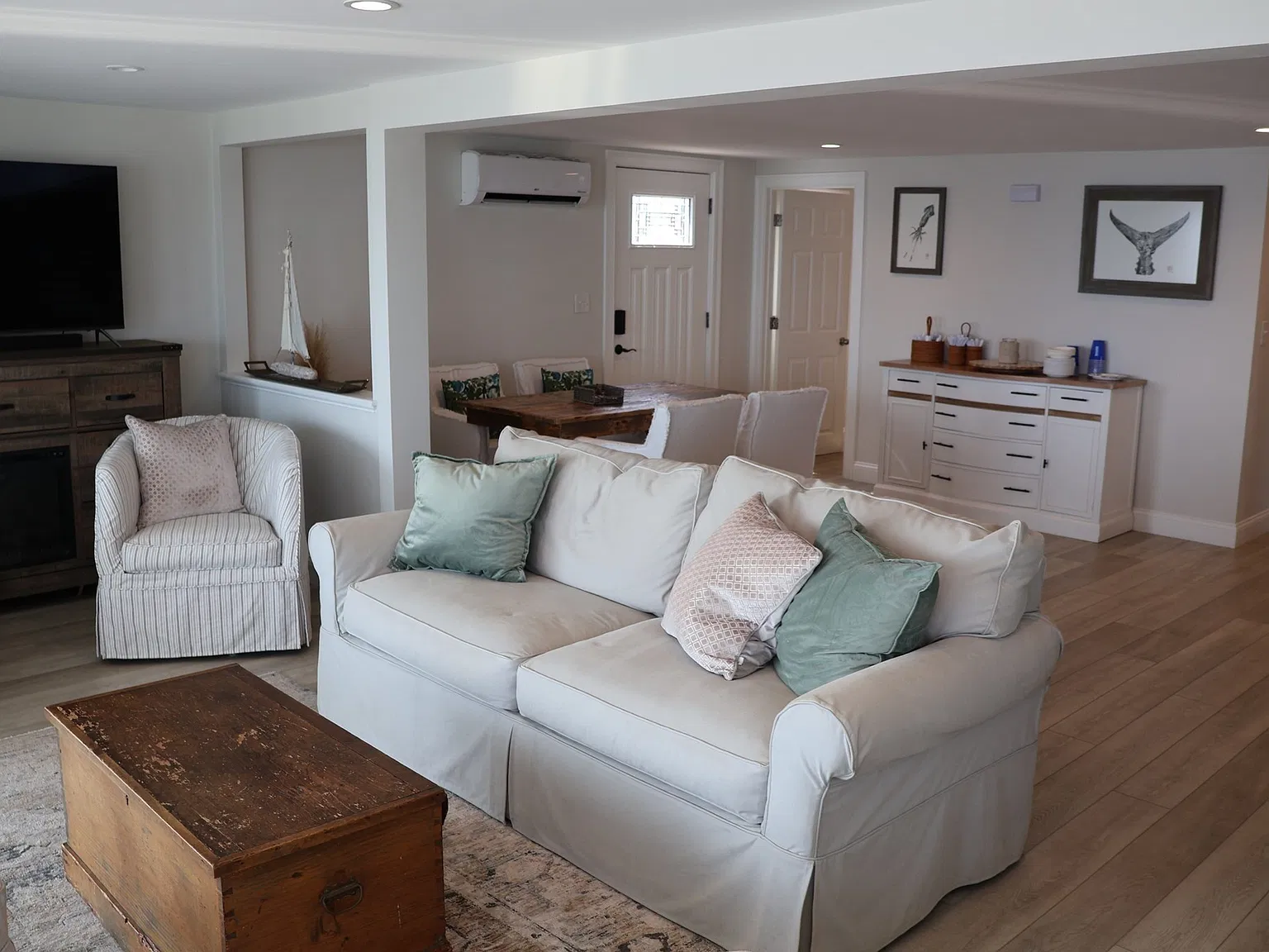 2 bed, 1.0 bath, 1050 sqft, $2,500 — Photo 1
