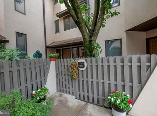 10 Llanfair Rd UNIT 5, Ardmore, PA 19003