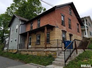 118 Dodge St, Le Claire, IA 52753