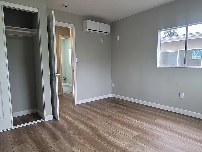 1130 Hollister St — Photo 6