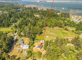 91382 Grinnell Ln, Coos Bay, OR 97420