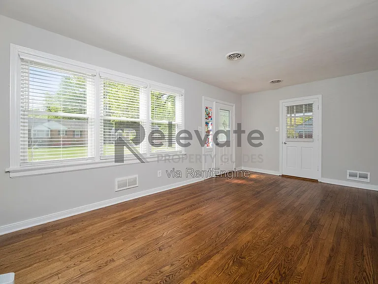9020 Weldon Dr — Photo 3