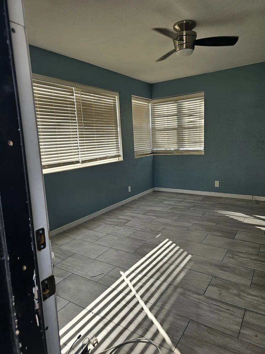 Building Photo - 828 N Grandview Ave #1