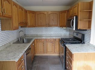 6 1st St, Camillus, NY 13031