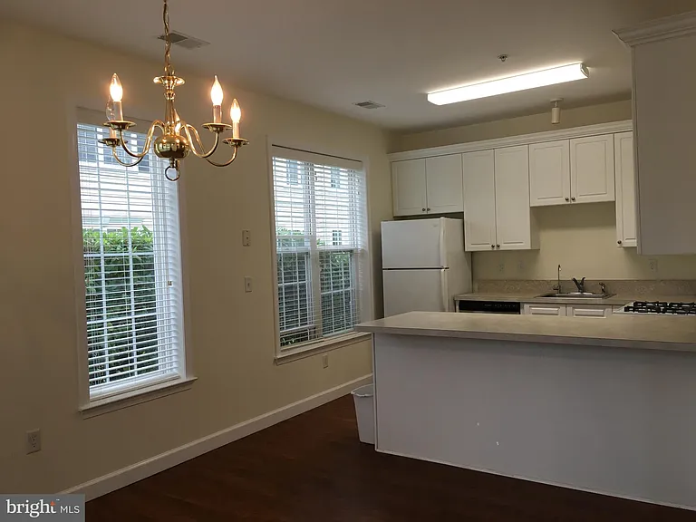 52 Kyle Way — Photo 23