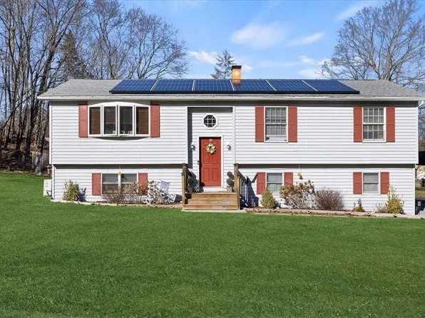 7 Pine Echo Drive, Poughkeepsie, NY 12601