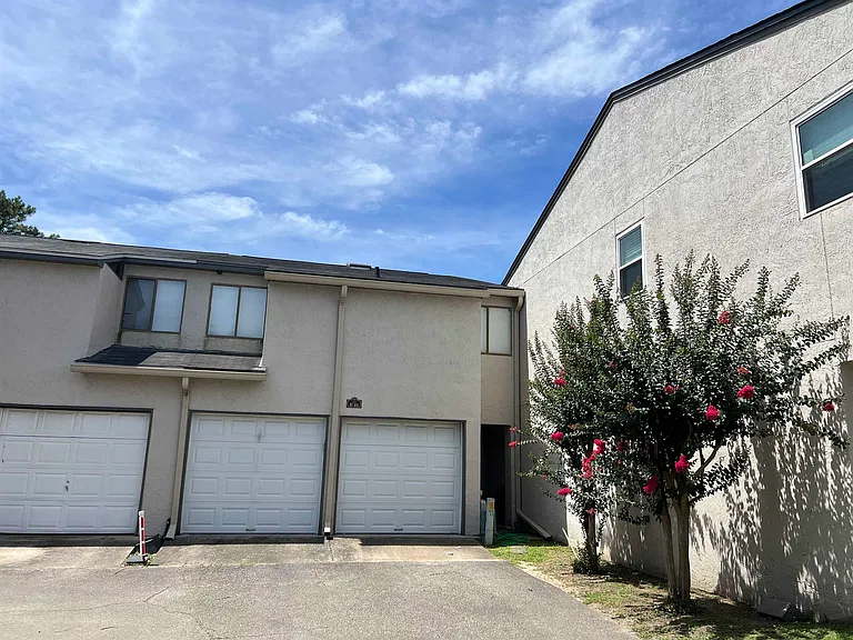 1327 Airport Dr #E11 — Photo 33