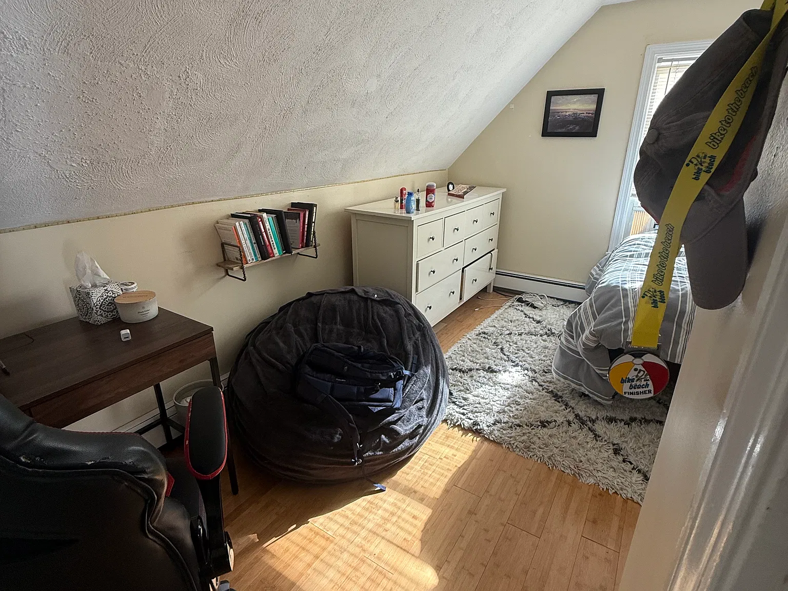 4 bed, 1300 sqft, $6,200 — Photo 4