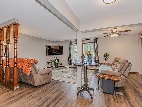 4th image of 11203 W 71st St
