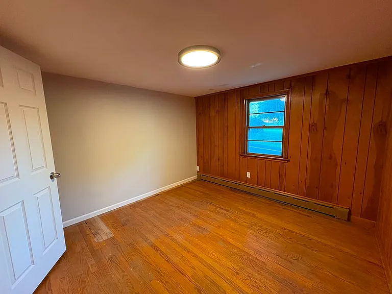 381 Colonial St — Photo 10
