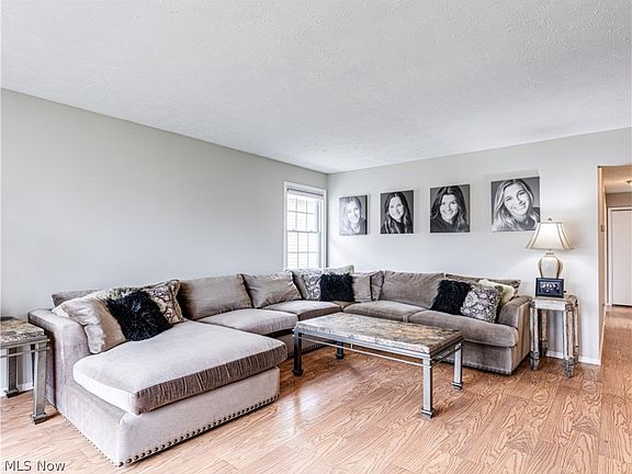 5th image of 1717 1/2 Grovewood Ave