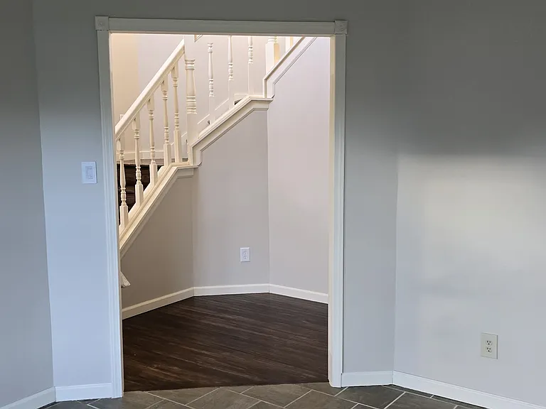 7975 Meadow Bend Cir — Photo 4