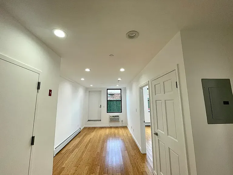 239 Utica Ave #2R — Photo 2
