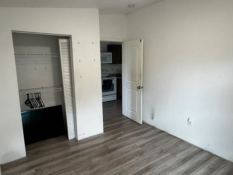 4037 Condor Ln #5 — Photo 8