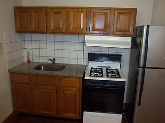 Rented by Maximus Realty Group