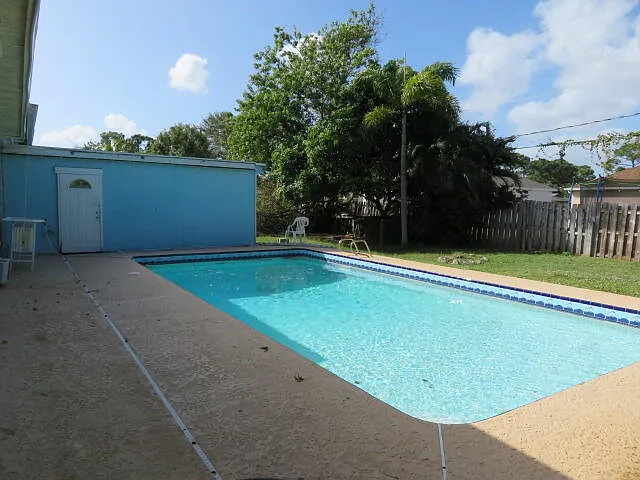 134 NW Peach St — Photo 18