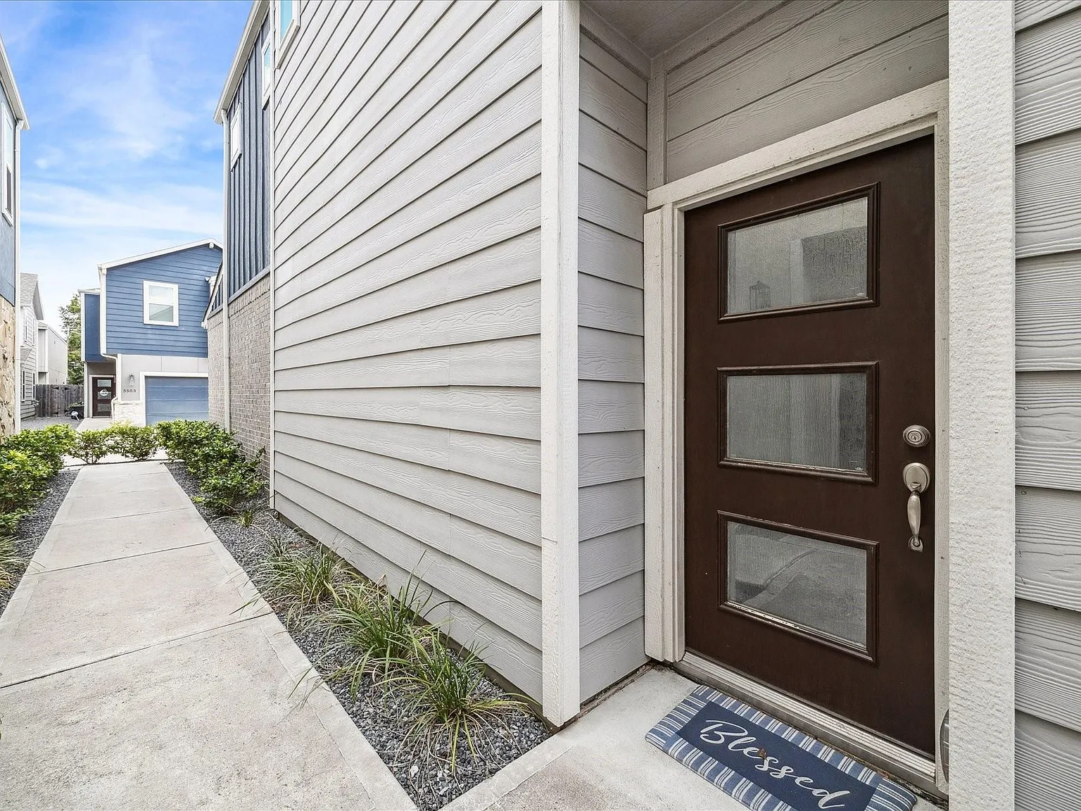 2 bed, 2.5 bath, 1567 sqft, $2,000 — Photo 3