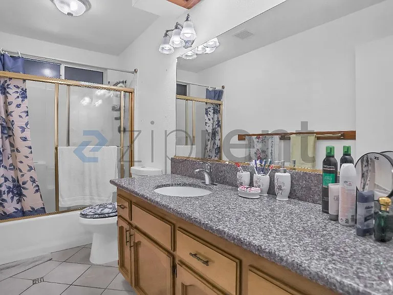2411 Berry St — Photo 11
