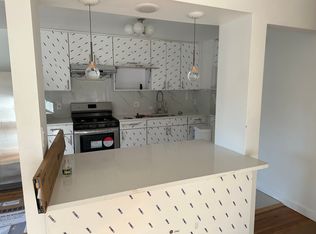 61-36 219th St FLOOR 2, Oakland Gardens, NY 11364