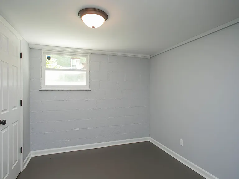 222 Emmitt Ave — Photo 15