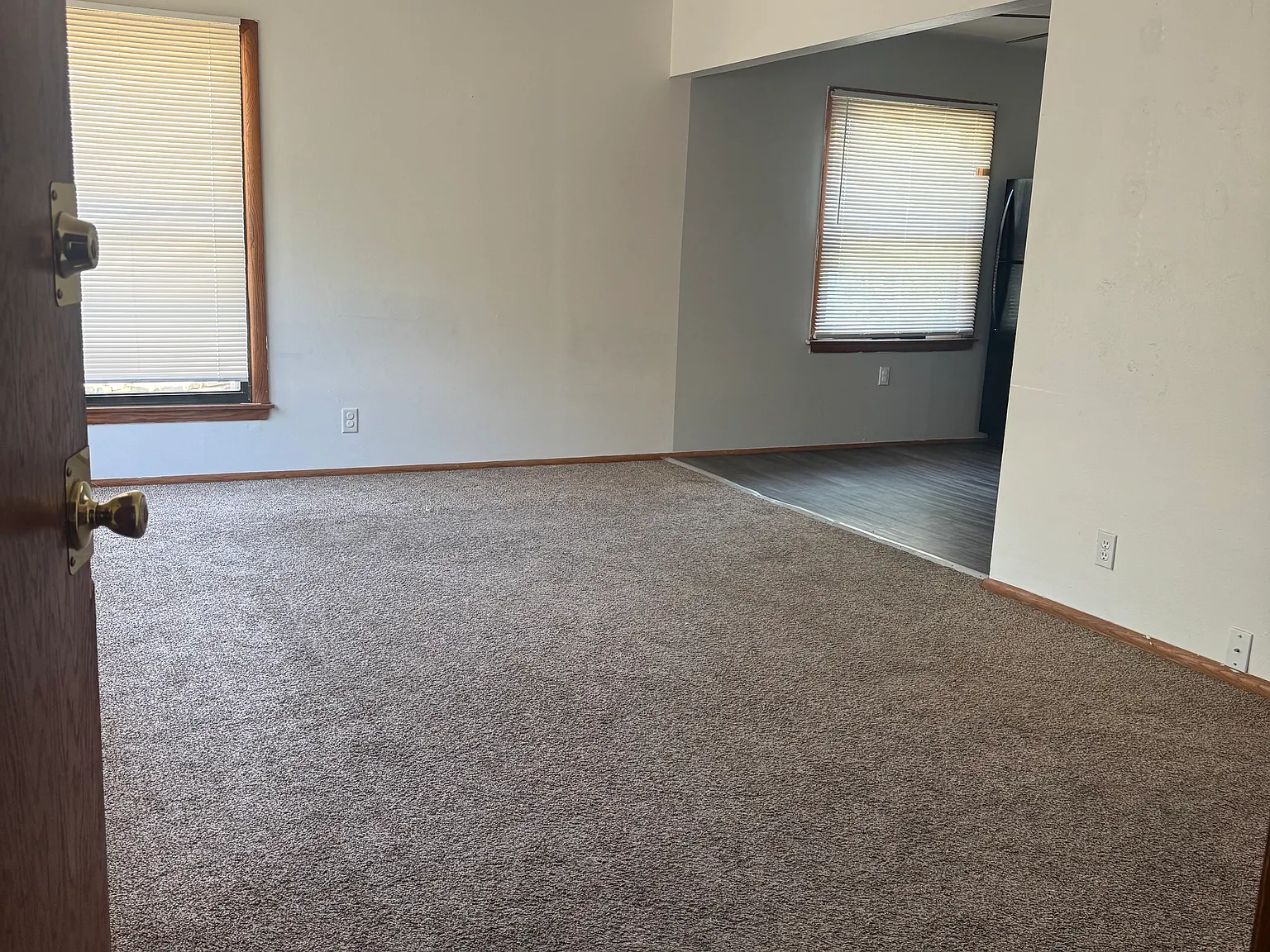 2 bed, 900 sqft, $1,150 — Photo 2