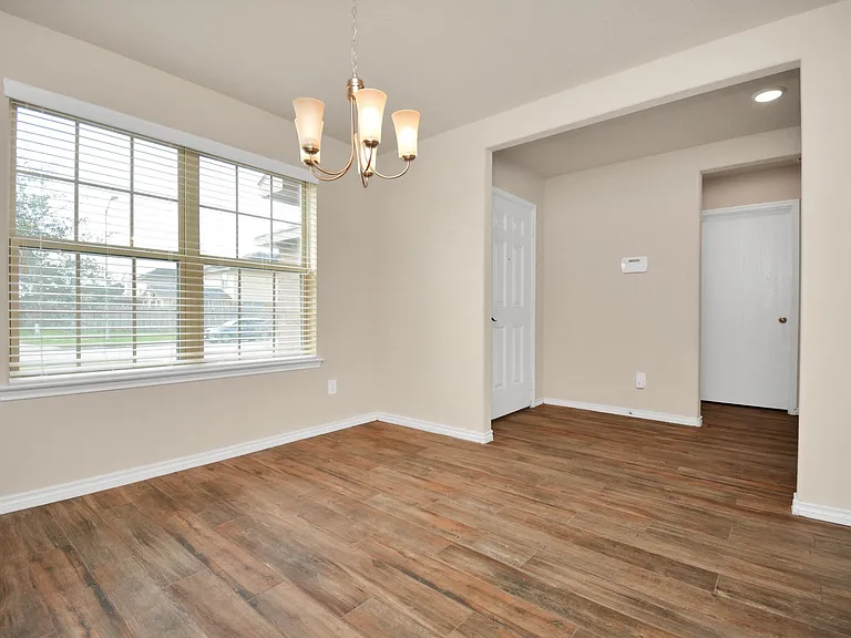 3210 Aldridge Dr — Photo 10