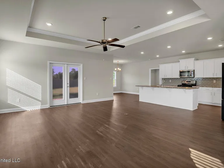 8025 Crawford Dr — Photo 4