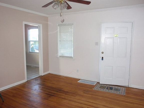 2nd image of 840 E Bryan Ave