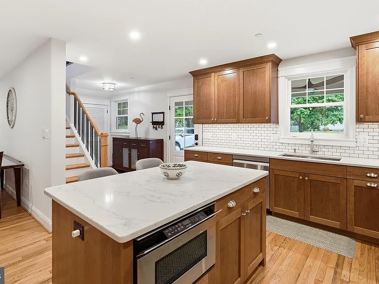 1227 Clagett Dr — Photo 10