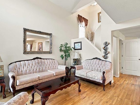 3rd image of 72 Oak Dr