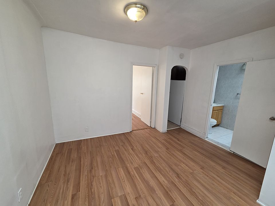 1st image of 217-03 Jamaica Ave #2R