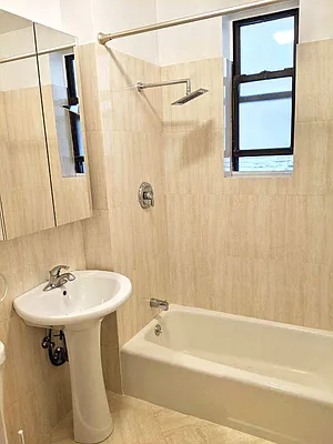 Rented by Amorelli Realty | media 26