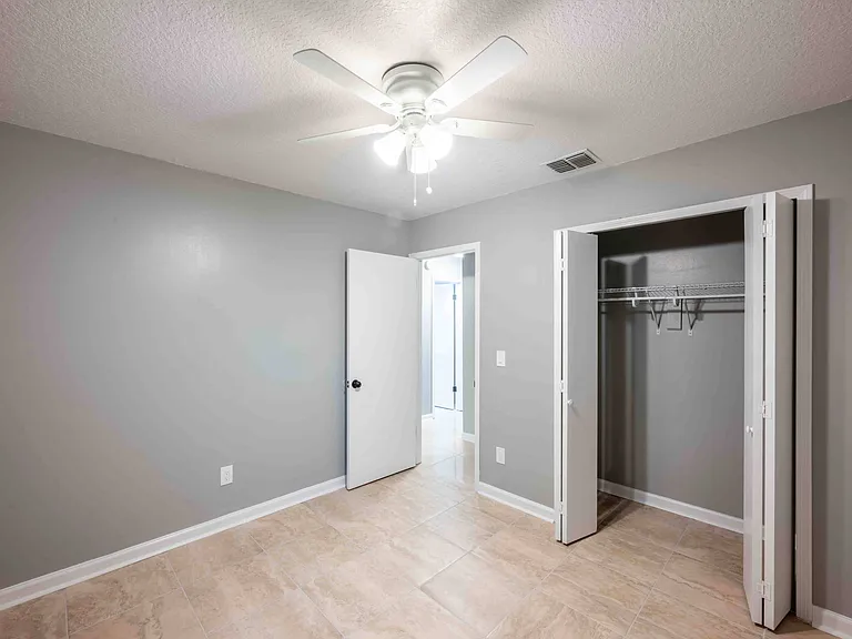 1623 Twin Oak Dr E — Photo 19