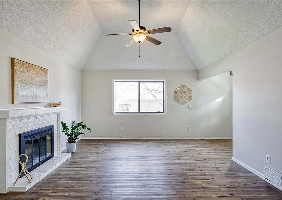 1st image of 807 E 121st Ter