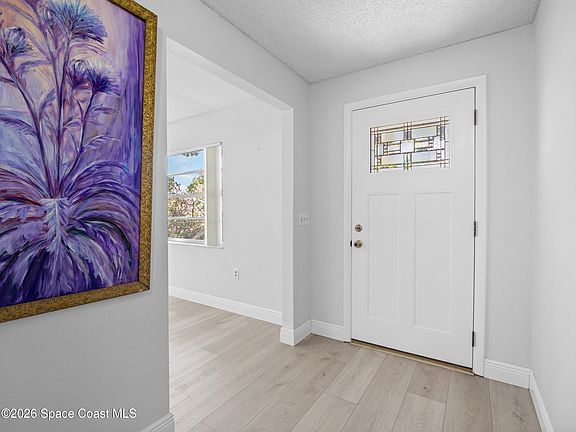 4th image of 1321 Canterbury Ln