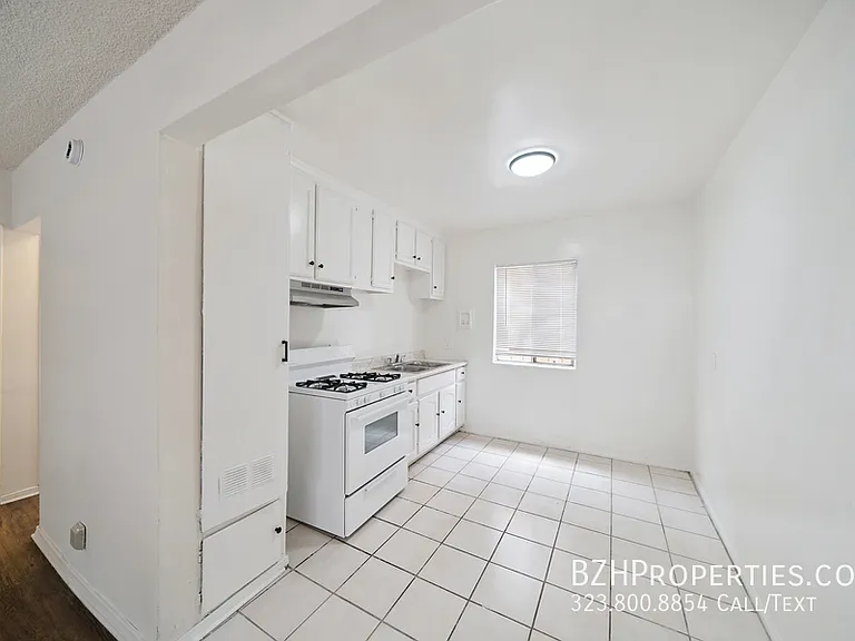 8633 Denver Ave #3 — Photo 3