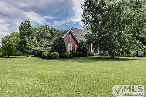 1st image of 102 Lincoln Ln
