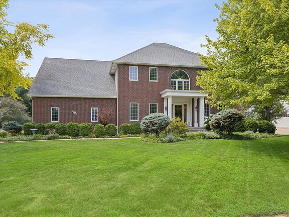 3rd image of 5904 Louis Ct