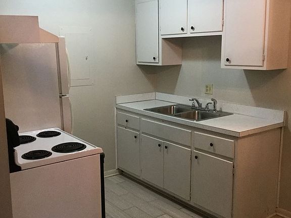 3rd image of 2134 Fairfax Ave APT D5