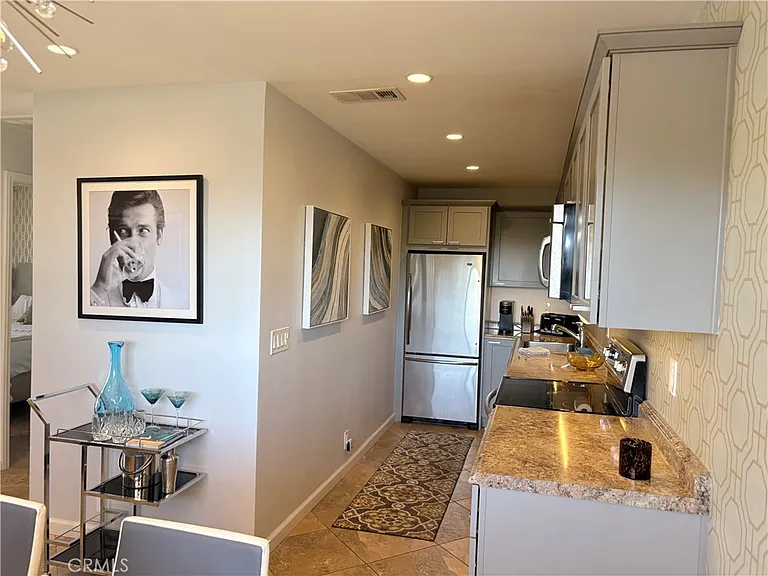510 N Villa Ct — Photo 5