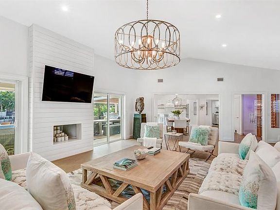 5th image of 904 Hyacinth Dr