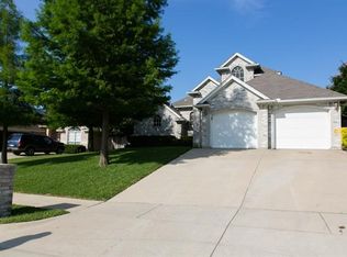 1021 Rolling Meadows Dr, Burleson, TX 76028