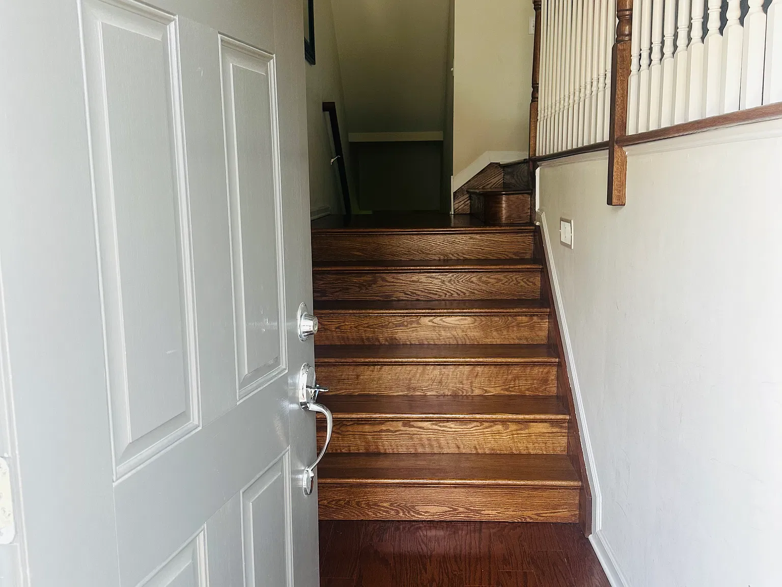3 bed, 2400 sqft, $3,500 — Photo 2