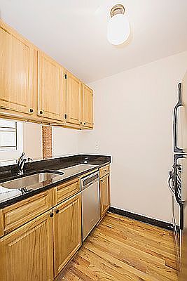 5th image of 250 W 136th St #3