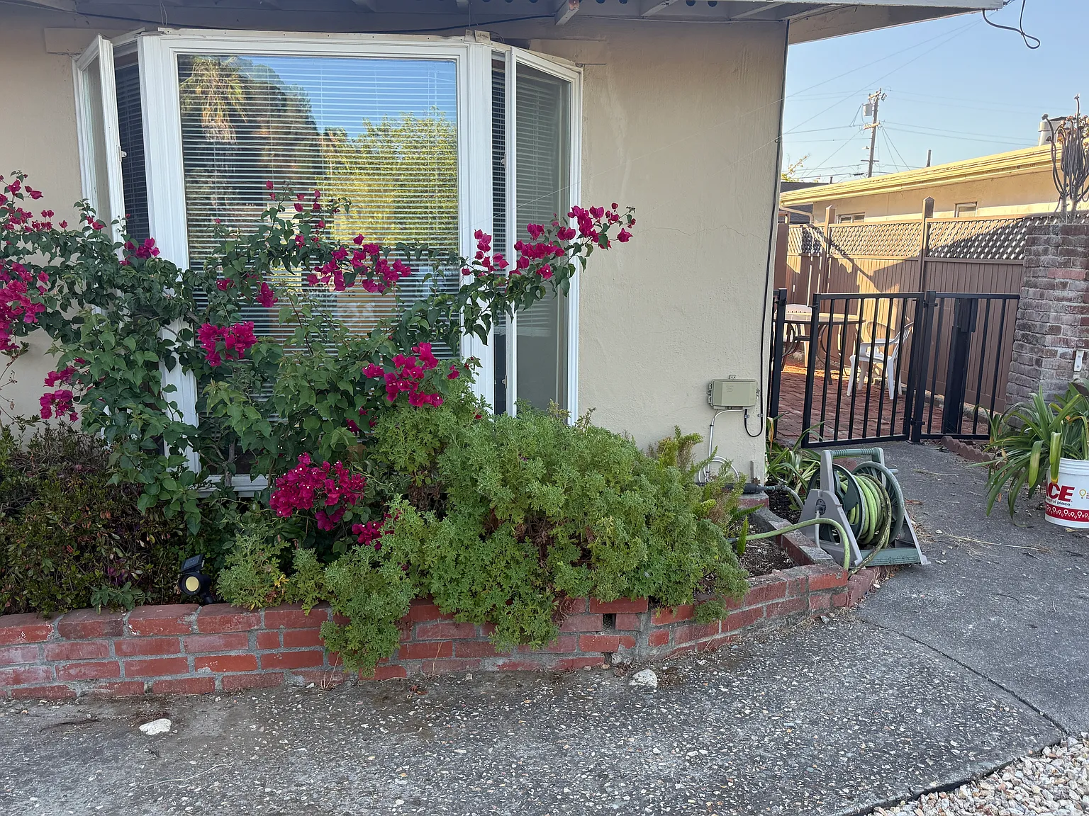 2 bed, 464 sqft, $2,500 — Photo 1