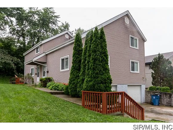 4 Holloway Dr photo 1